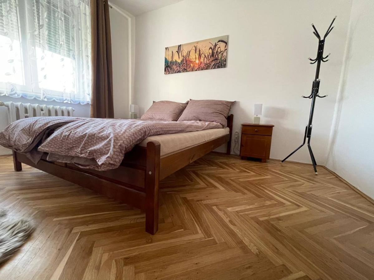 Apartman Jnj Velkomoravska Olomouc Esterno foto