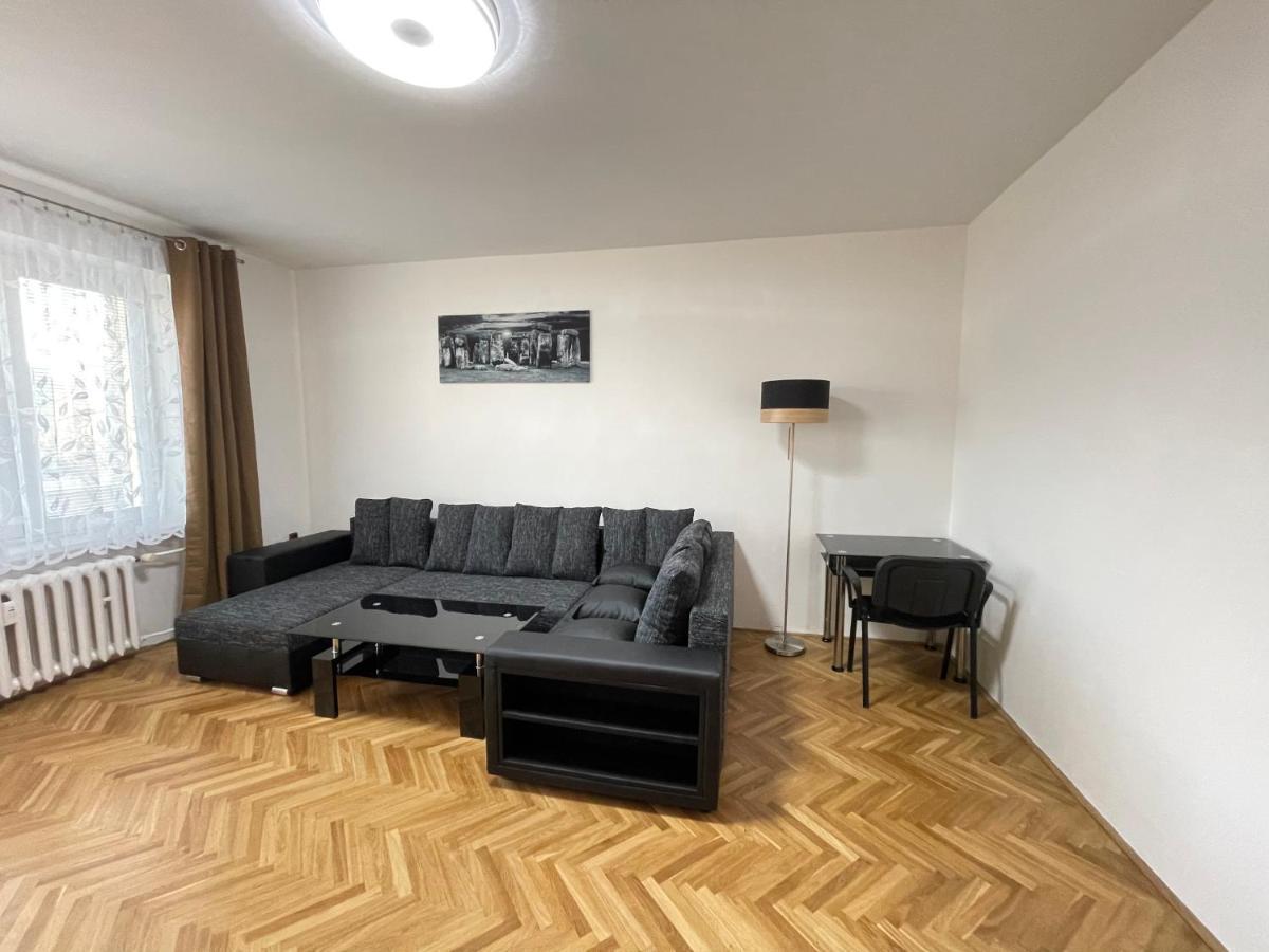 Apartman Jnj Velkomoravska Olomouc Esterno foto