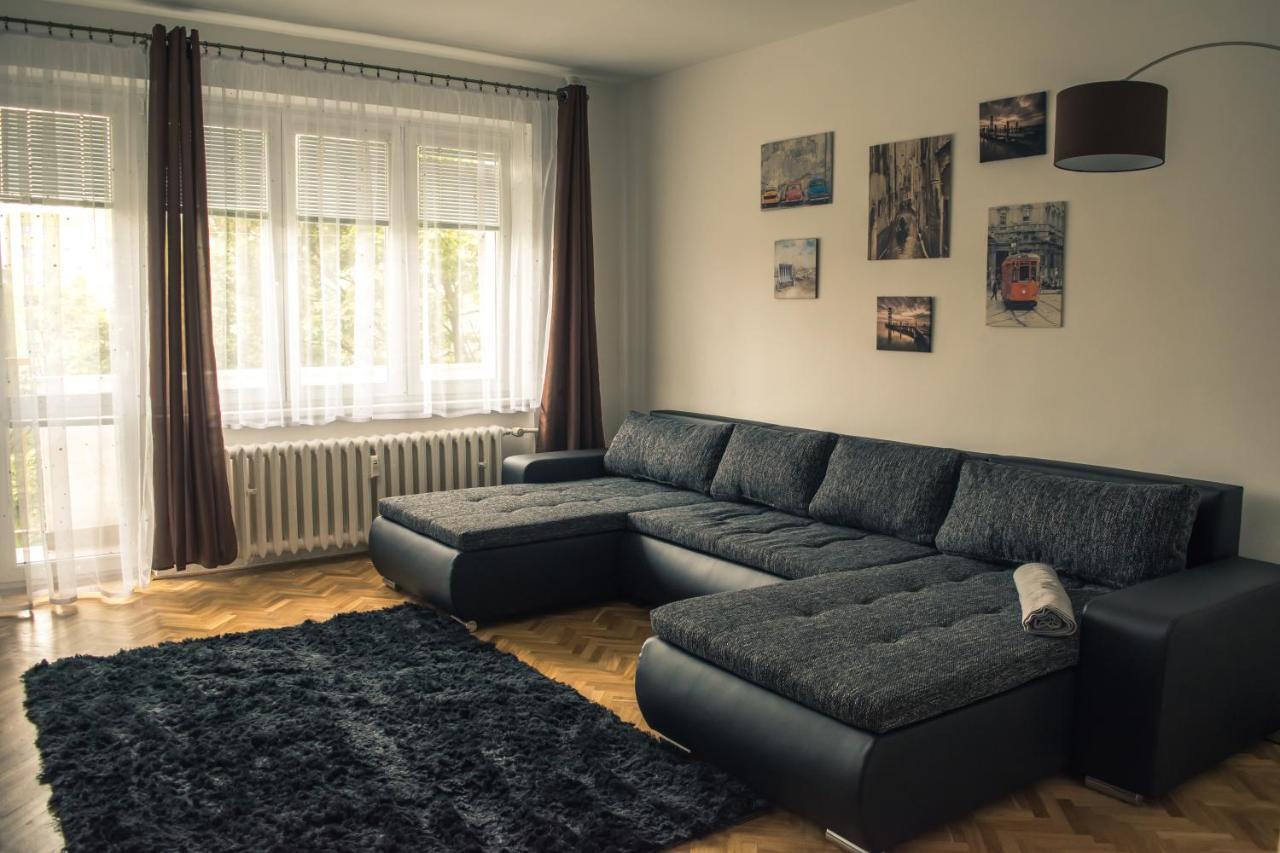 Apartman Jnj Velkomoravska Olomouc Esterno foto