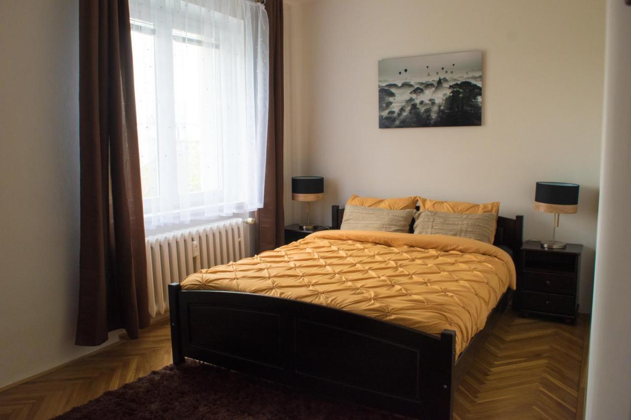 Apartman Jnj Velkomoravska Olomouc Esterno foto